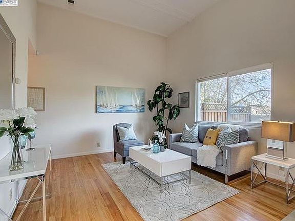 4th image of 5877 Central Ave