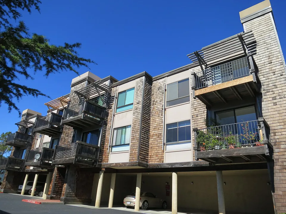 Shelter Ridge Condominiums