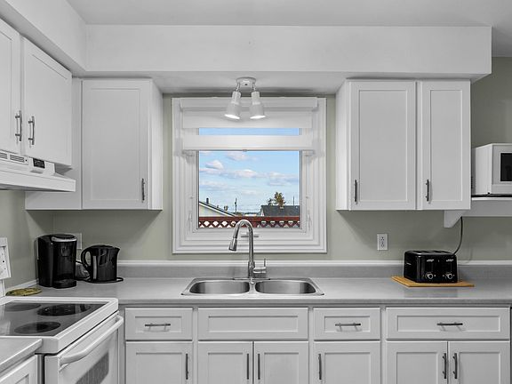 4th image of 10 Longworth St