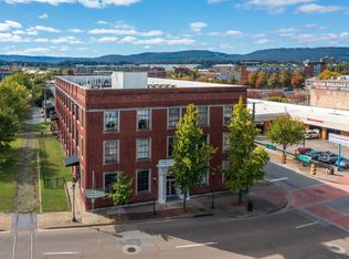 1301 Market St APT 301, Chattanooga, TN 37402