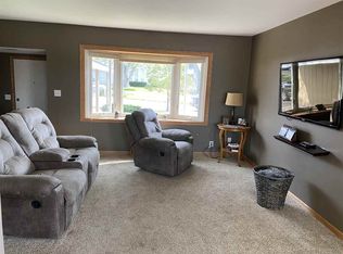 1726 26th St NW, Cedar Rapids, IA 52405