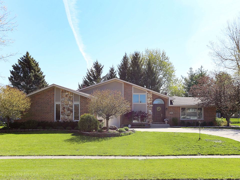 1st image of 13745 S Golden Oak Dr