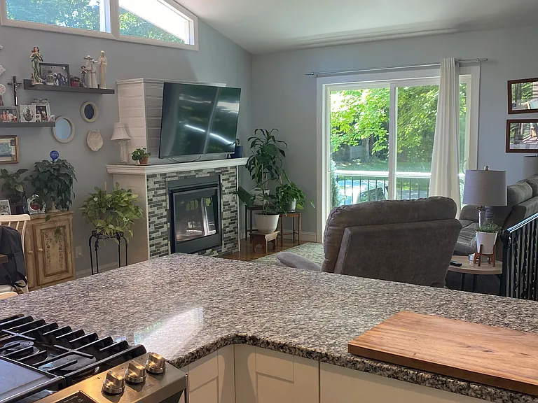 2115 Aspen Dr — Photo 1