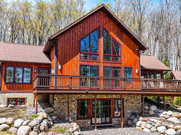 7824 Crab Lake Rd, Presque Isle, WI 54557