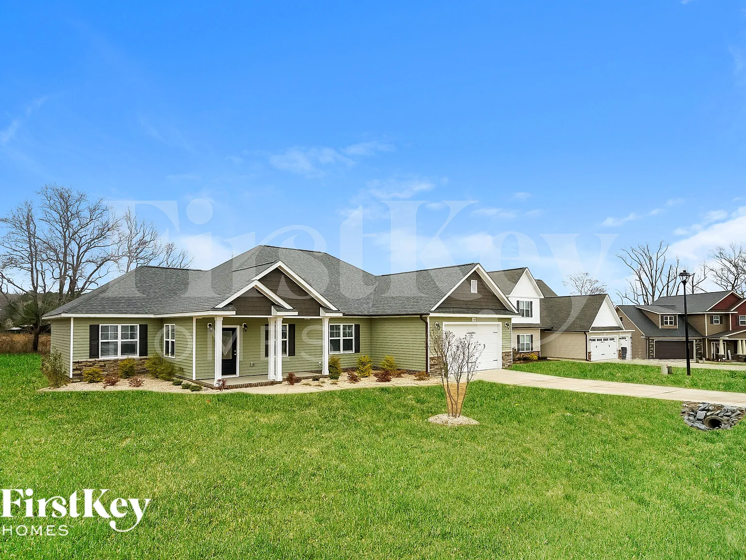 3 bed, 2.0 bath, 2010 sqft, $2,585 — Photo 2