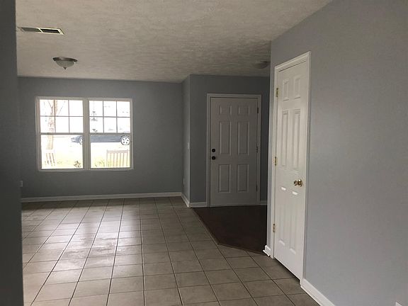 2nd image of 1330 Chopin Ct S