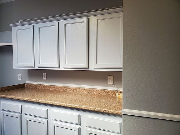 4th image of 350 Laurent Ln