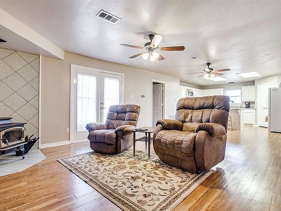 4th image of 104 Yorkshire Ct