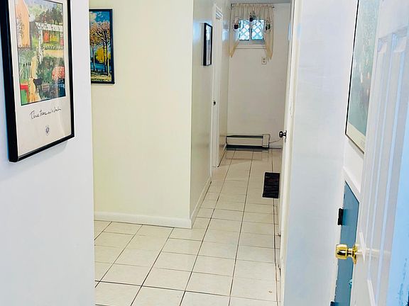 3rd image of 805 Waring Ave Unit 1