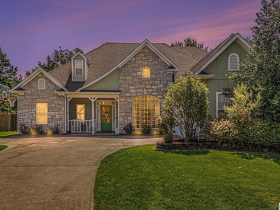 3rd image of 425 Waterford Cove Trl