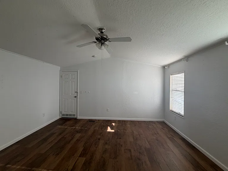23 Paradise Ave — Photo 10