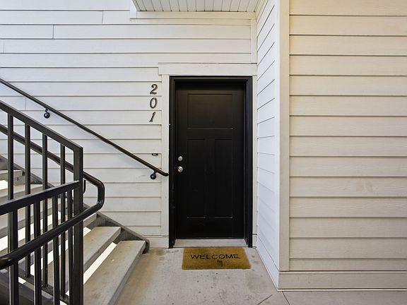 3rd image of 949 W Big Ben Ln Unit 201