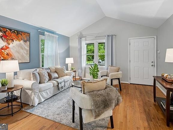 4th image of 2580 Forrest Ave NW