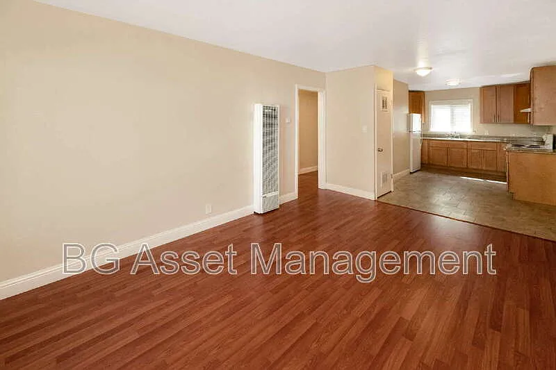 2 bed, 1.0 bath, 800 sqft, $2,375 — Photo 1
