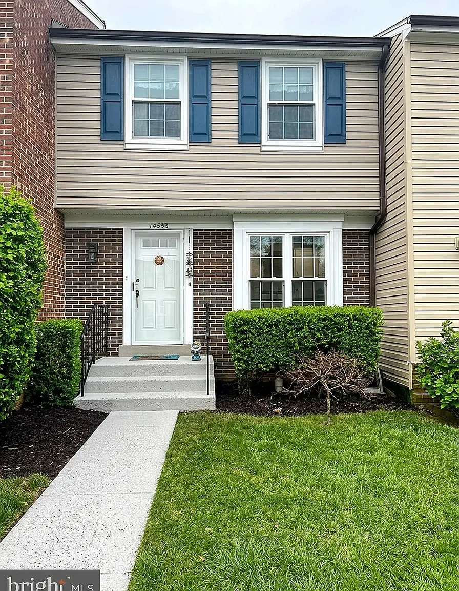 3 bed, 1102 sqft, $3,700 — Photo 1