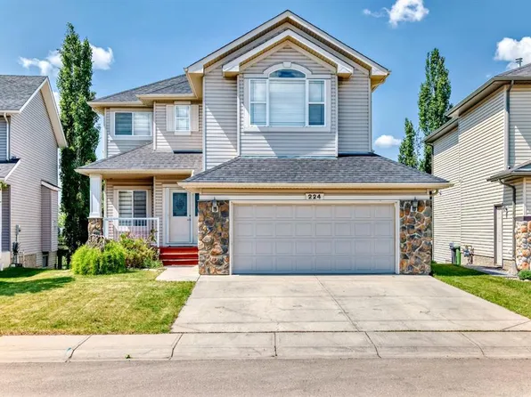 224 E Springmere Rd, Chestermere, AB T1X 1R3
