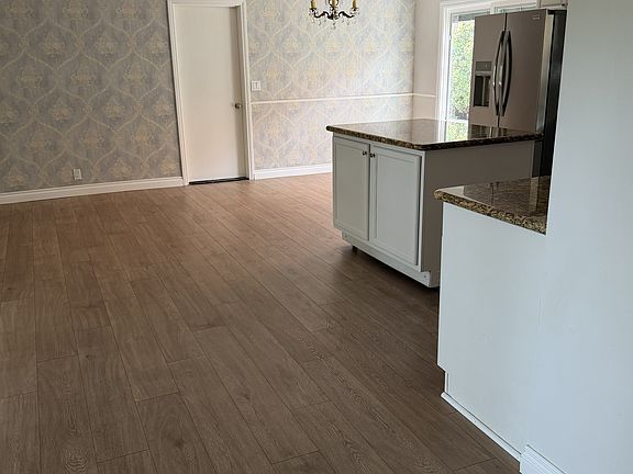 5th image of 9303 Crest Dr