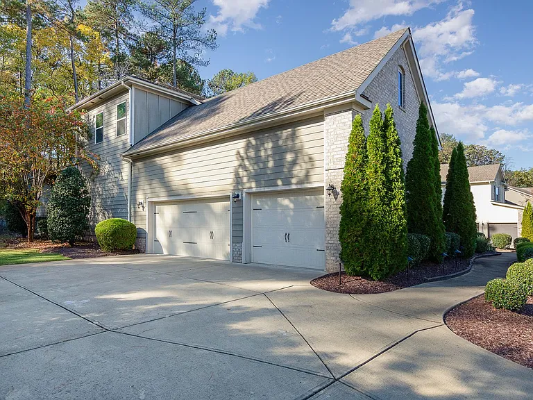 2405 Trenton Park Ln — Photo 3
