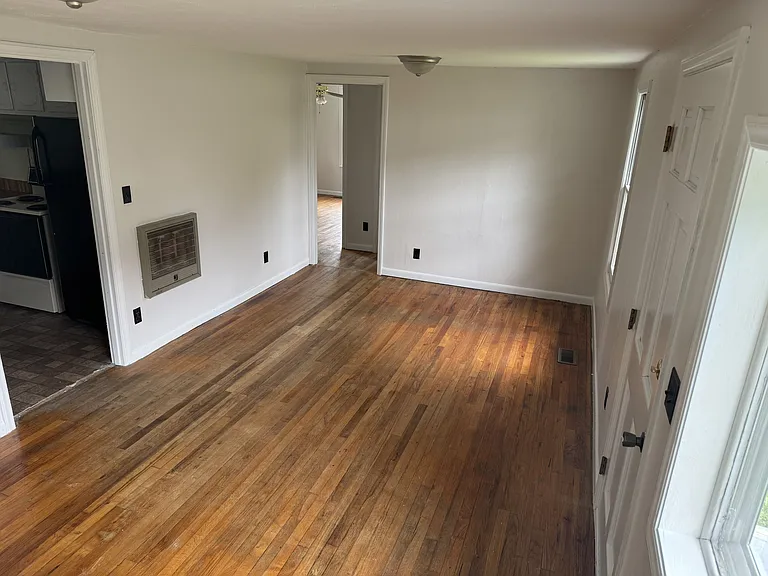 323 W Midvale Ave — Photo 7