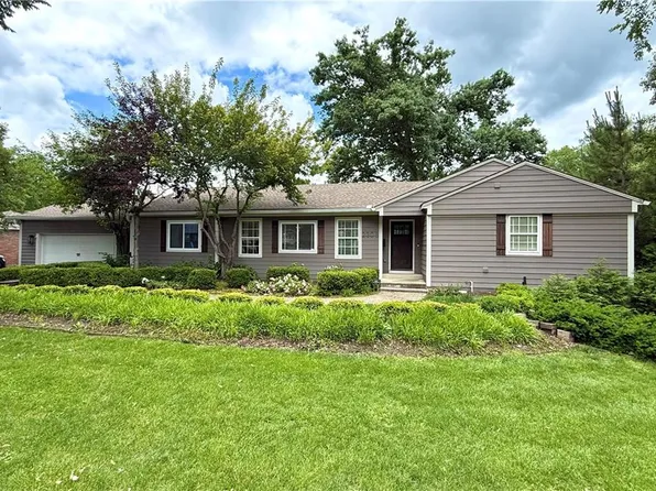 2308 W 95th St, Leawood, KS 66206
