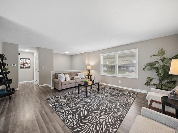 3rd image of 520 8th Ave NW