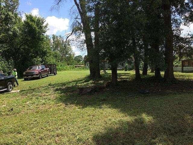 1st image of 1533 De Soto St