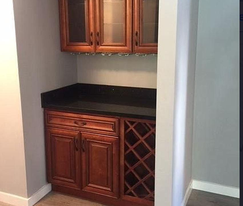 1st image of 2520 Montrose Ave #1/4