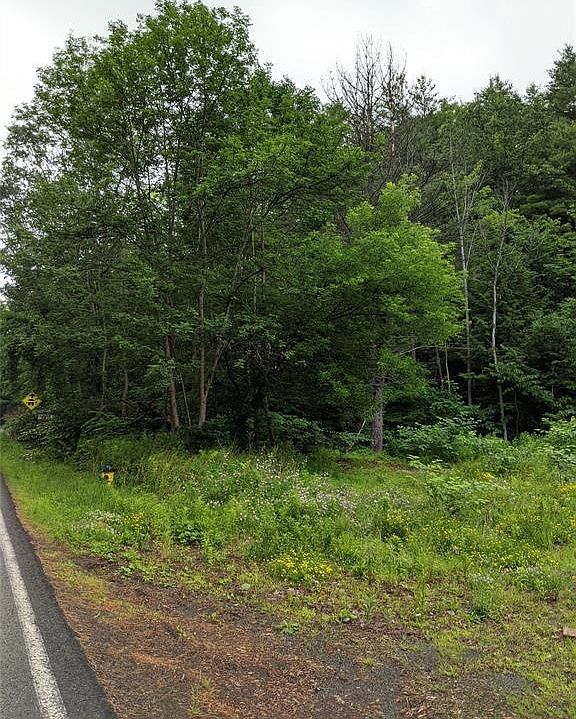 2nd image of 19 E Maine Rd