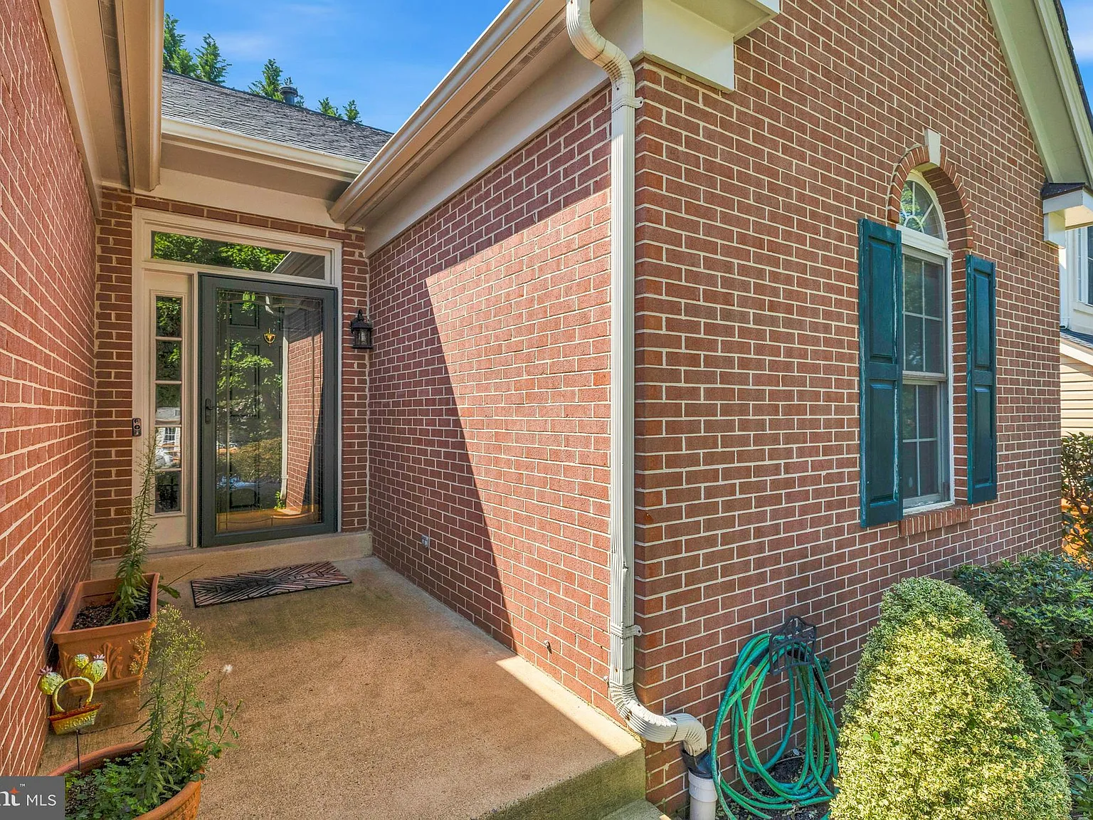 4 bed, 2679 sqft, $3,500 — Photo 4