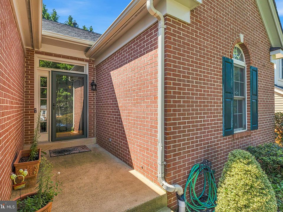 1st image of 46855 Willowood Pl