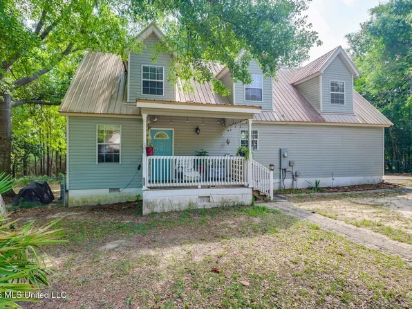 9266 N Pine Dr, Pass Christian, MS 39571