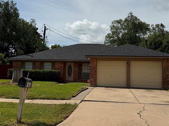 2nd image of 811 Whispering Pine Dr