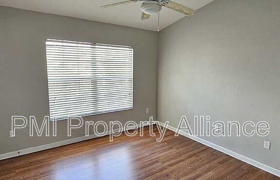 4th image of 1840 Stockton Dr