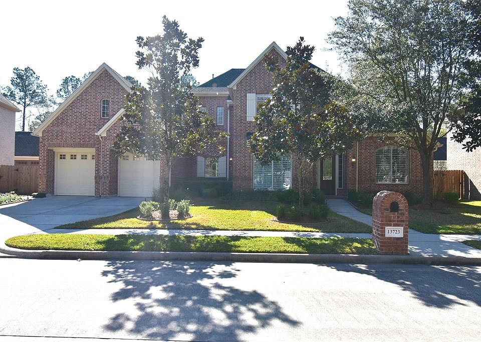 2nd image of 13723 Greenwood Ln S