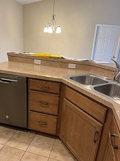 4th image of 17304 Dawn Ct