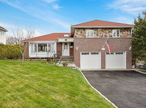 4th image of 56 Brantwood Pl