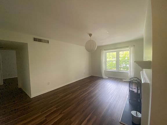 2nd image of 45 Larue Pl NW