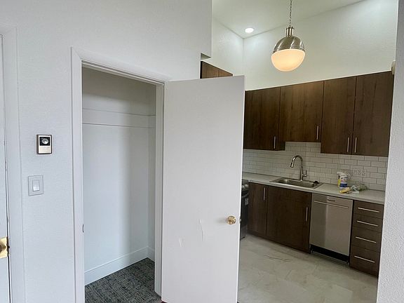 5th image of 138 N College Ave #1