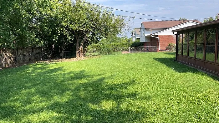 3 bed, 1.0 bath, 1350 sqft, $1,750 — Photo 4
