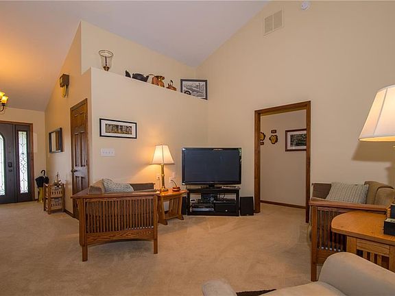 4th image of 1570 Westfield Ct