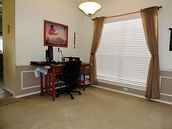 3rd image of 1206 Lassen Ln