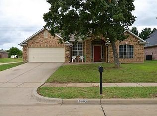 2402 Whetstone Dr, Corinth, TX 76210