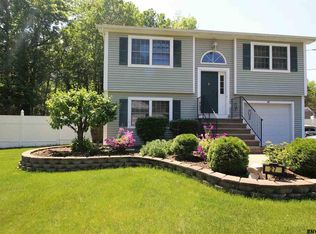 27 Overland Ave, Schenectady, NY 12304