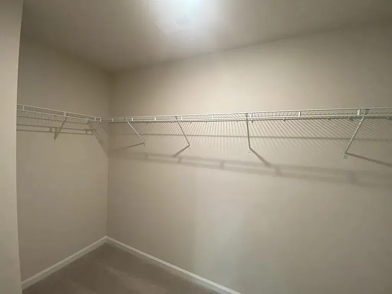 1537 Woodhouse Dr — Photo 12