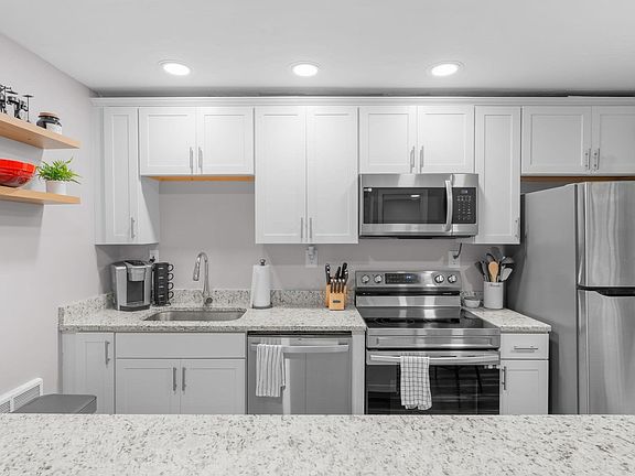 2nd image of 21 Mill Street Ct #4