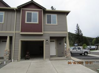 123 Rivers Edge Ct, Gold Hill, OR 97525