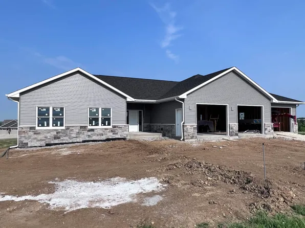 132 Jack Oak Dr, Cascade, IA 52033