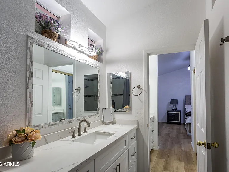 11015 W Laurelwood Ln — Photo 3