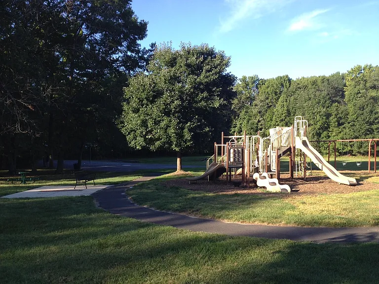 Eggerts Crossing Village — Photo 13