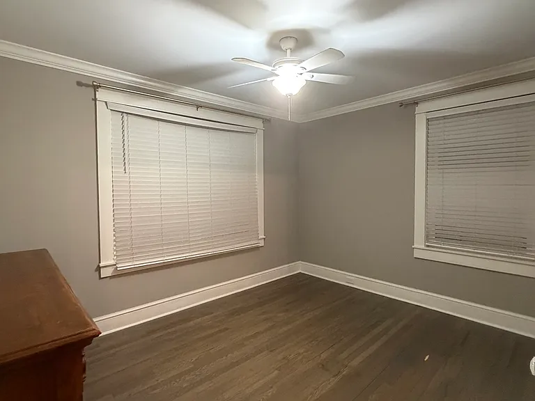 523 E Georgia St — Photo 17